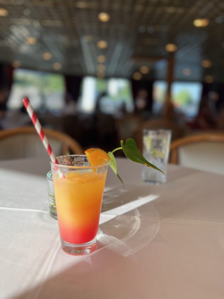 Daily cocktail on CroisiCruise.