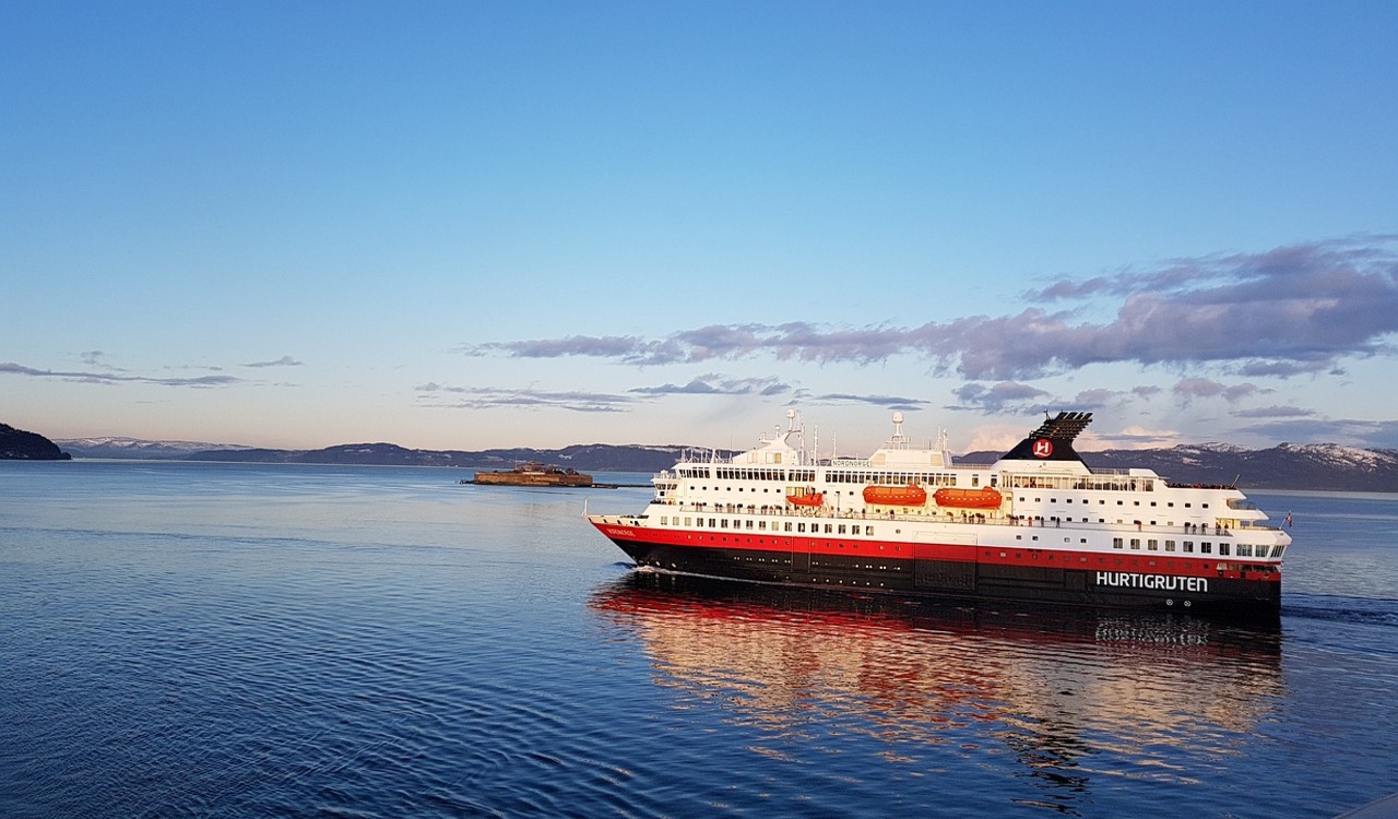 Norway, Hurtigruten, Ship image
