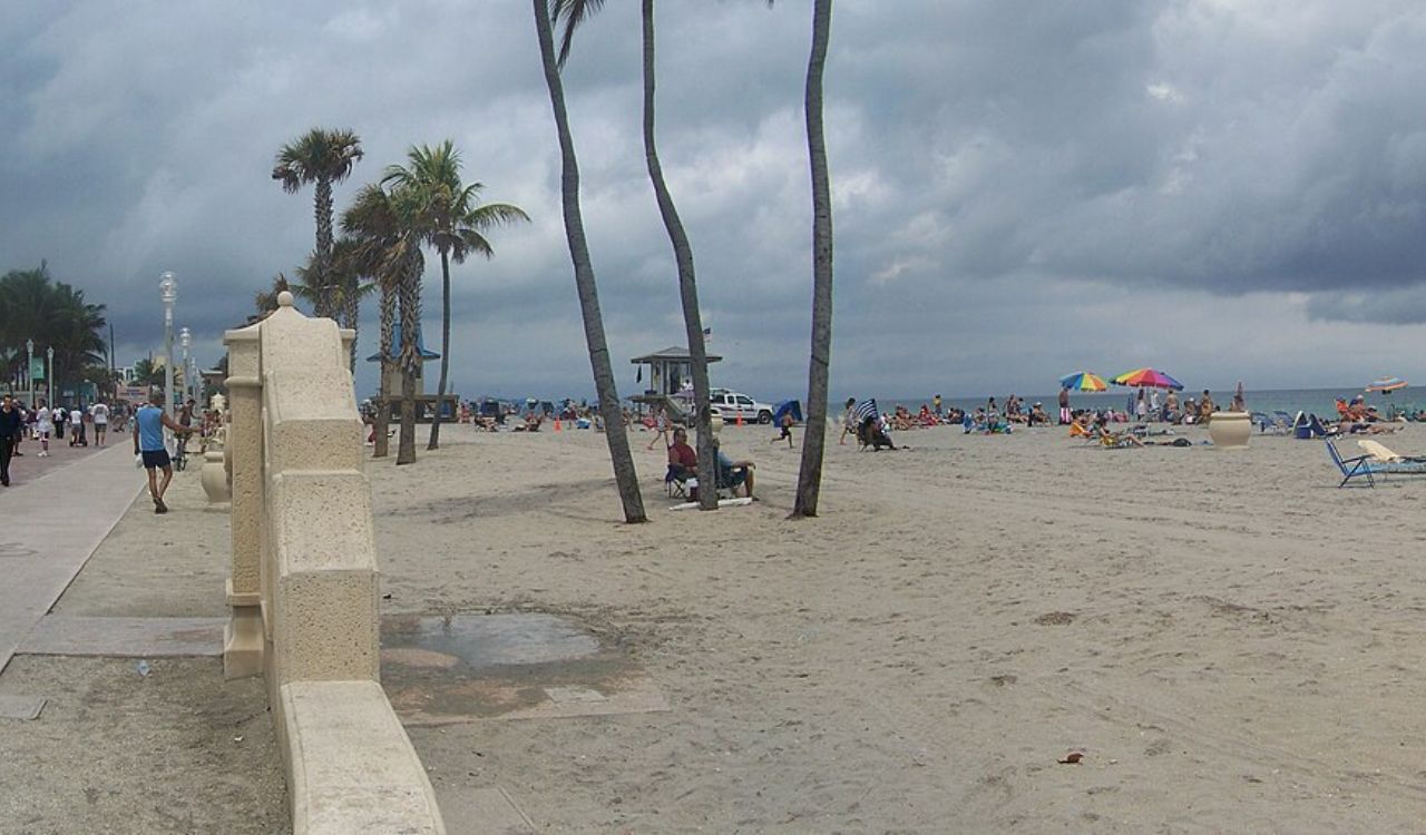 Hollywood Beach Broadwalk – Packed Promenade