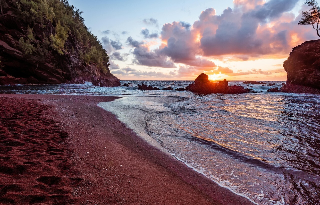 Kaihalulu Beach, Hawaii, USA