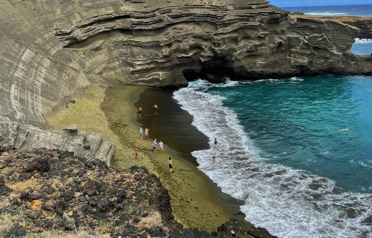Papakōlea Green Sand Beach, Hawaii, USA