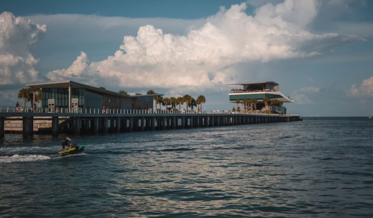 St. Pete Pier – Crowded Insta-Shot Haven
