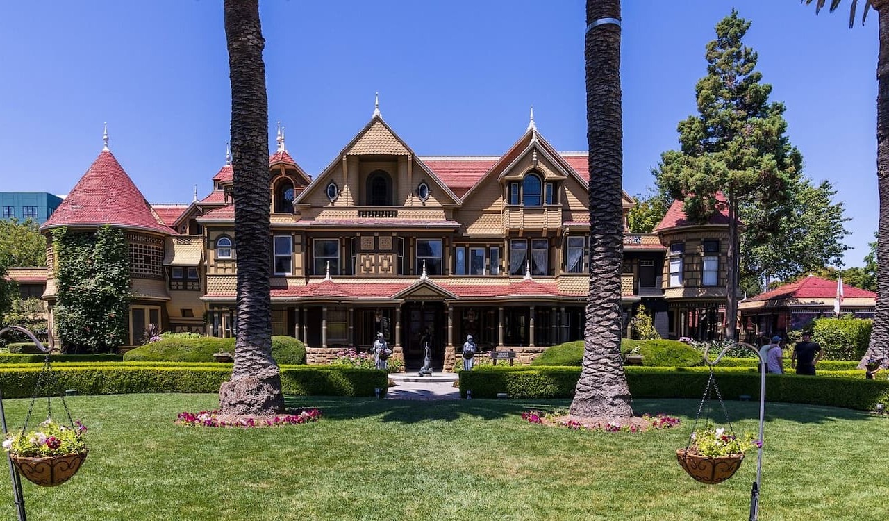 Front view of the Winchester Mystery House in San Jose, California.
