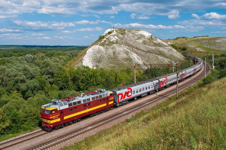 10 Scenic Train Rides Made for Two