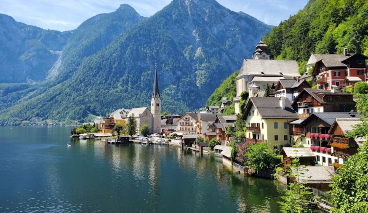Lakeside village of Hallstatt, Austria, with alpine houses and mountain views.