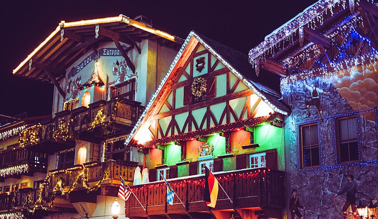 Bavarian-style buildings with mountain backdrop in Leavenworth
