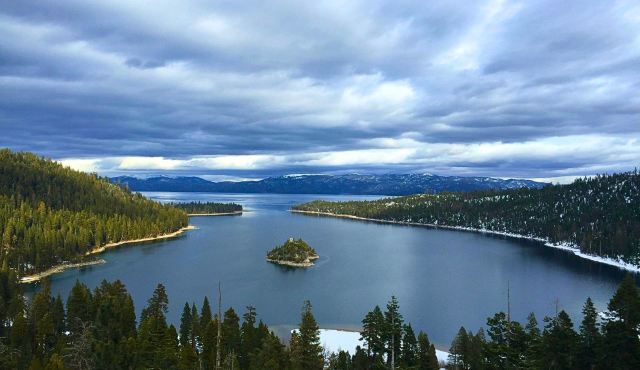 Lake Samber Gelap