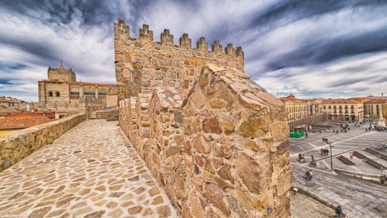 14 Ancient City Walls You Can Still Walk On