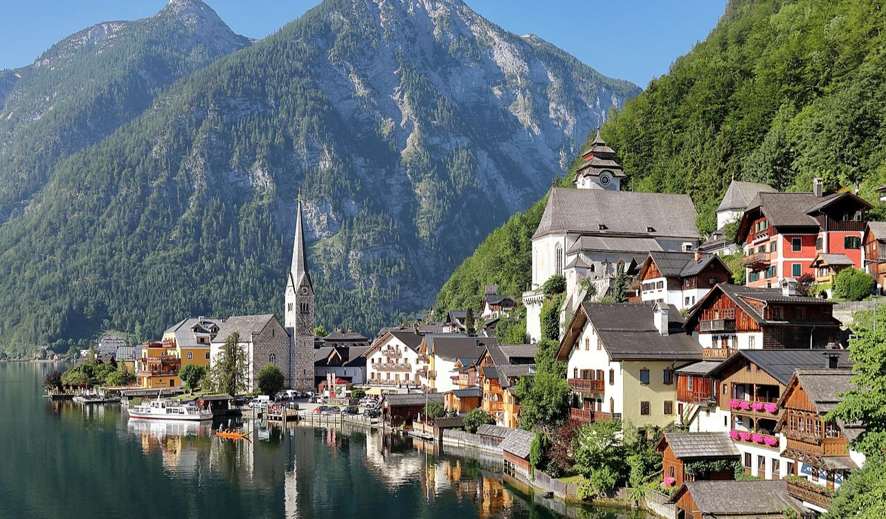 Charming lakeside village of Hallstatt, Austria with alpine mountain backdrop