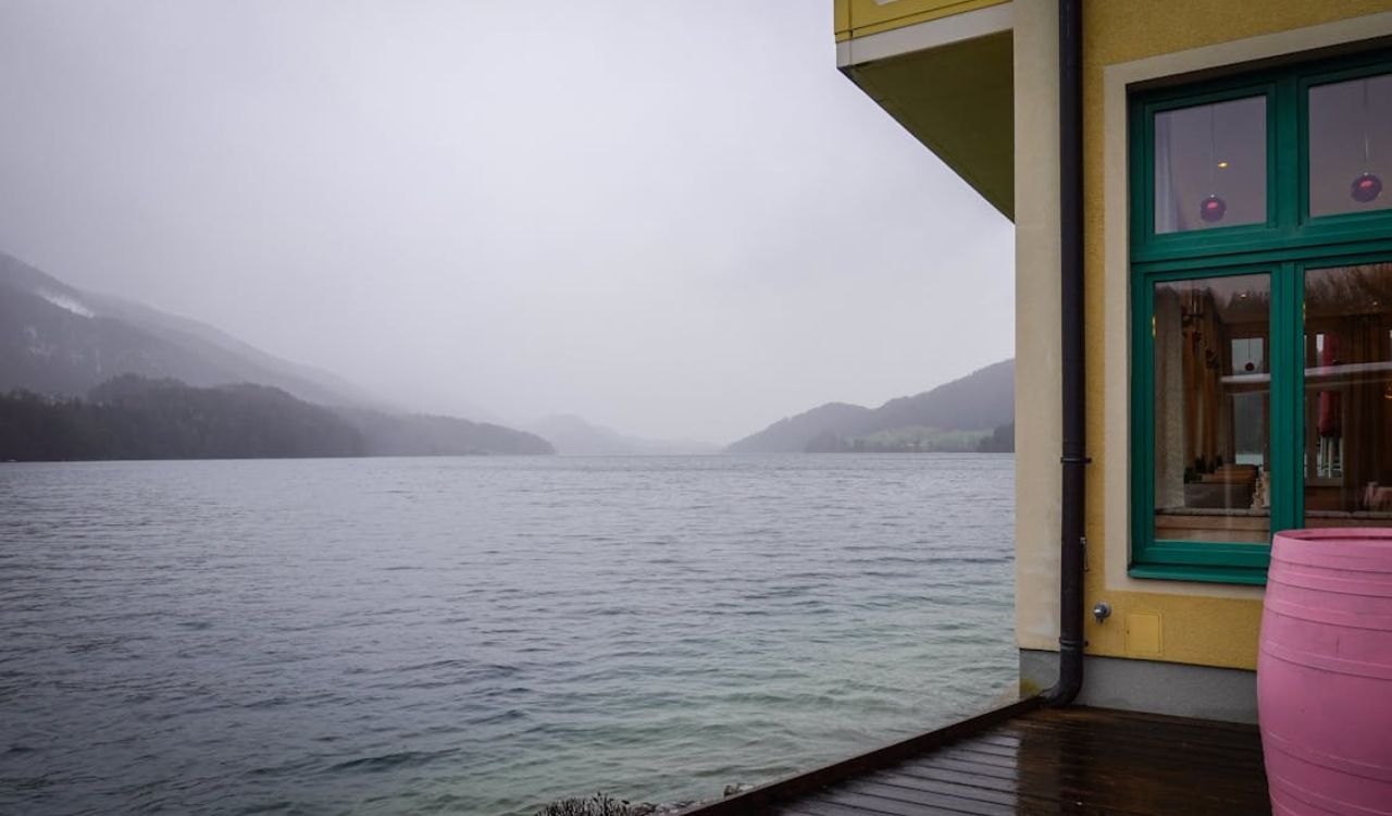 A peaceful lakeside retreat with misty mountain views—perfect for a cozy escape at Lake Logan, Ohio