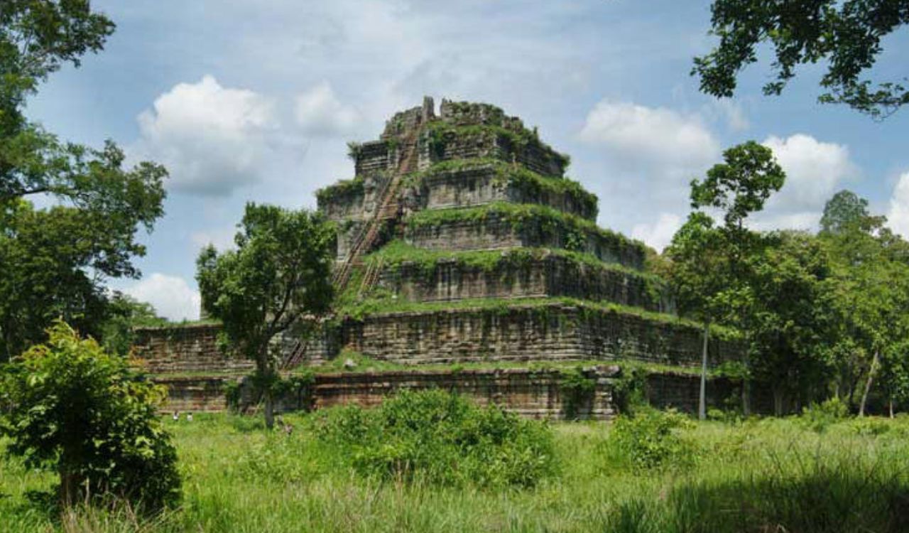 Koh Ker Temple surrounded by greenery.