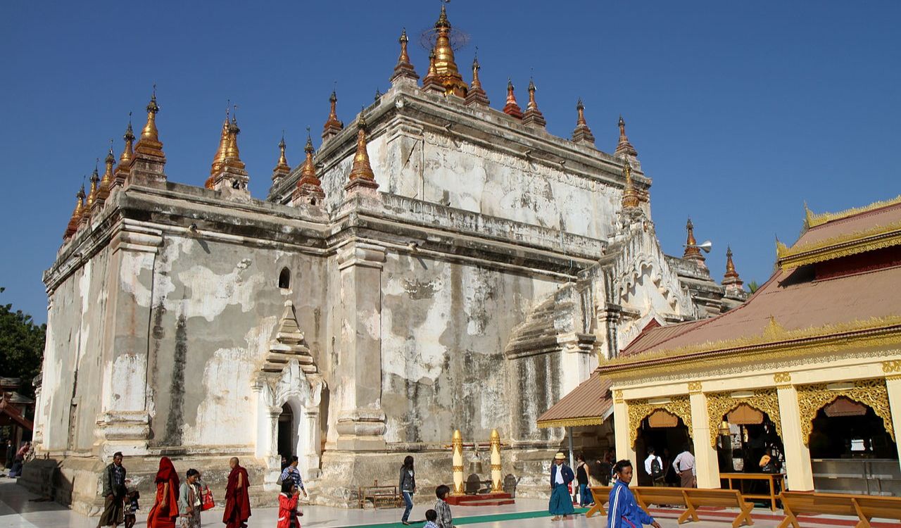 Manuha Temple stands with quiet grace