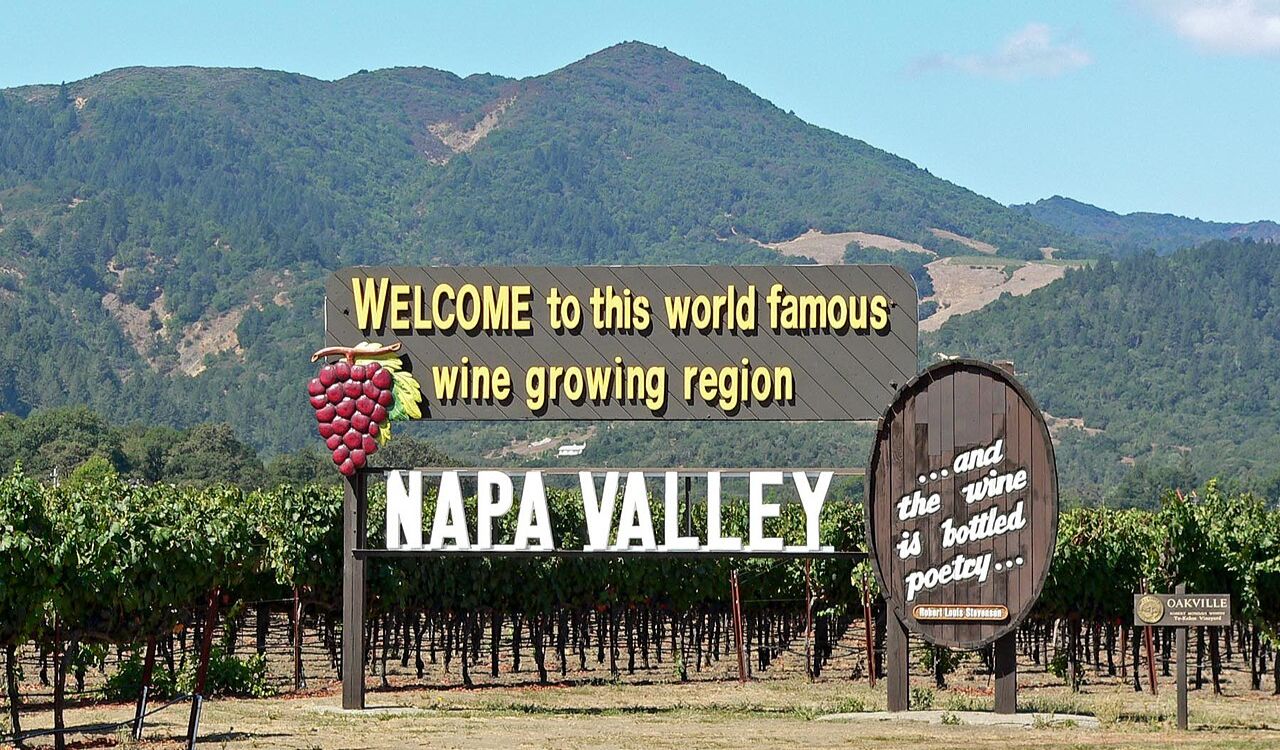 "Welcome sign at a vineyard in Napa Valley, California’s famous wine region