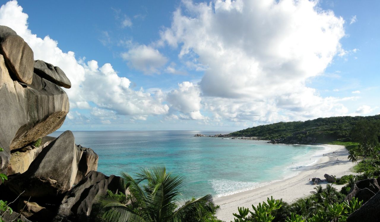 Seychelles: Where granite boulders meet paradise beaches