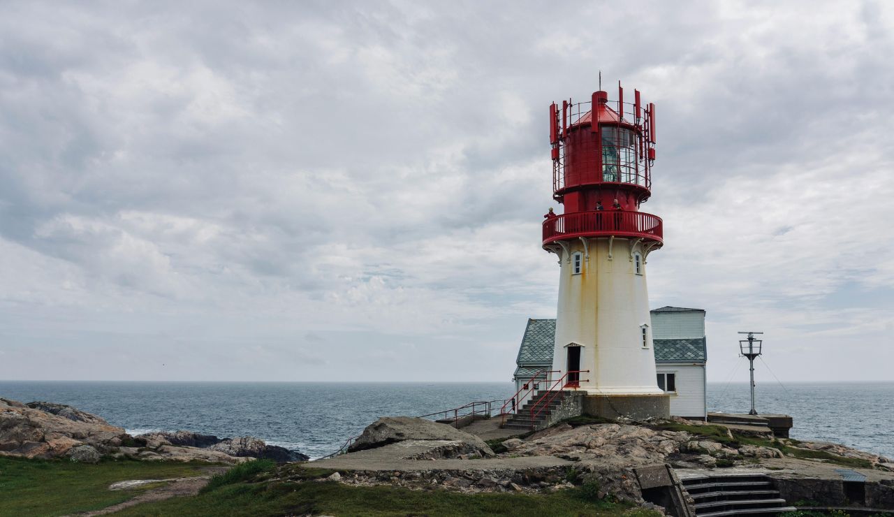 Historic lighthouse and panoramic ocean view at Cabrillo