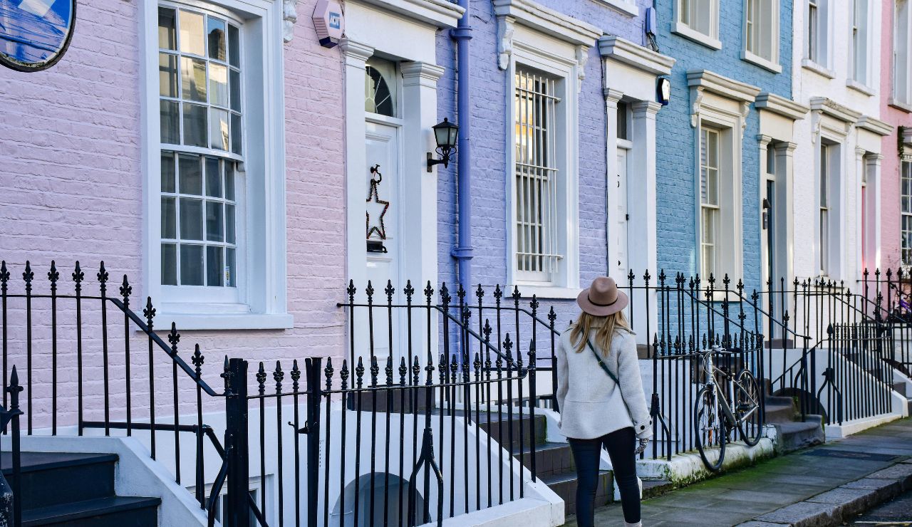 Historic pastel homes along Rainbow Row in Charleston