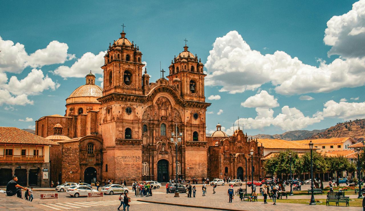 Cusco street with old stone building
