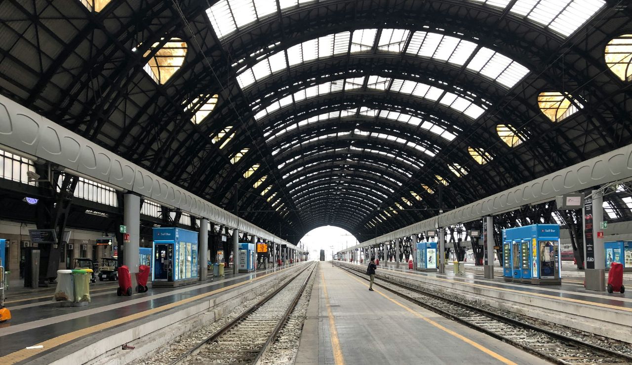 Empty train platform during service disruption in Italy