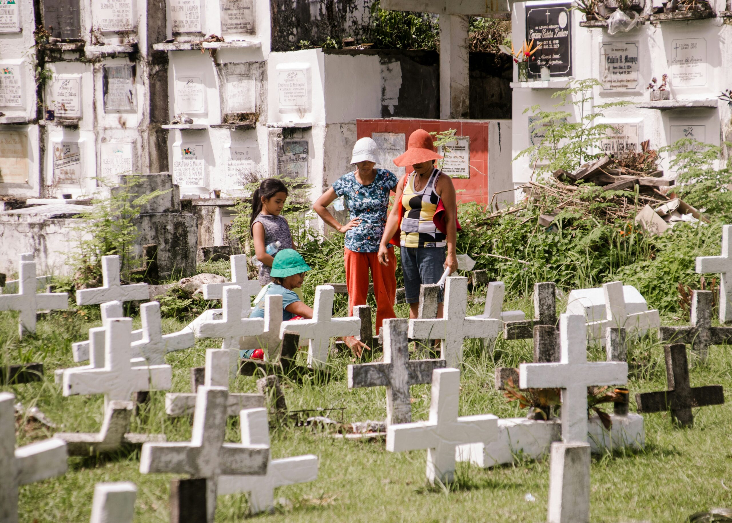 Famous Graves Around the World Worth Visiting Together
