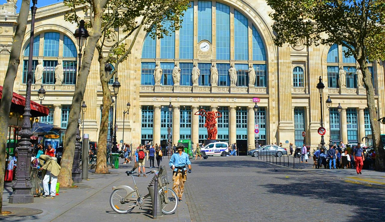 Exterior of Gare de Lyon in Paris with its iconic clock tower.