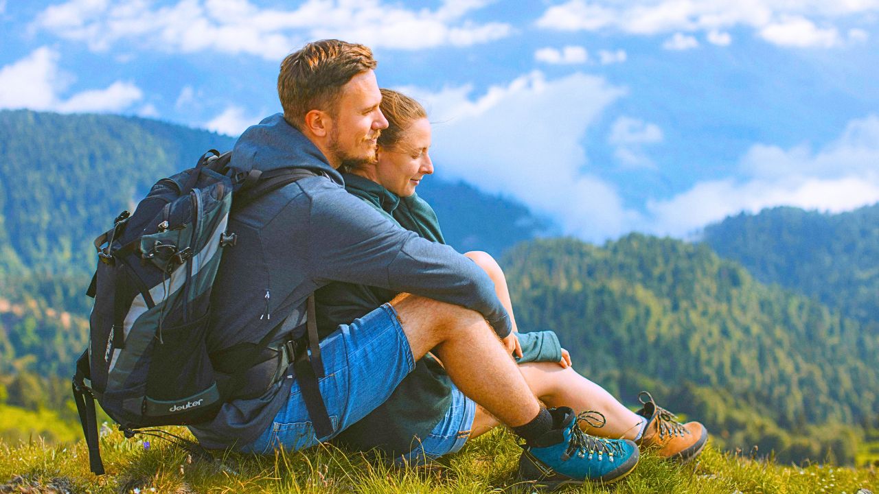A couple enjoying a scenic view over the Hudson Valley