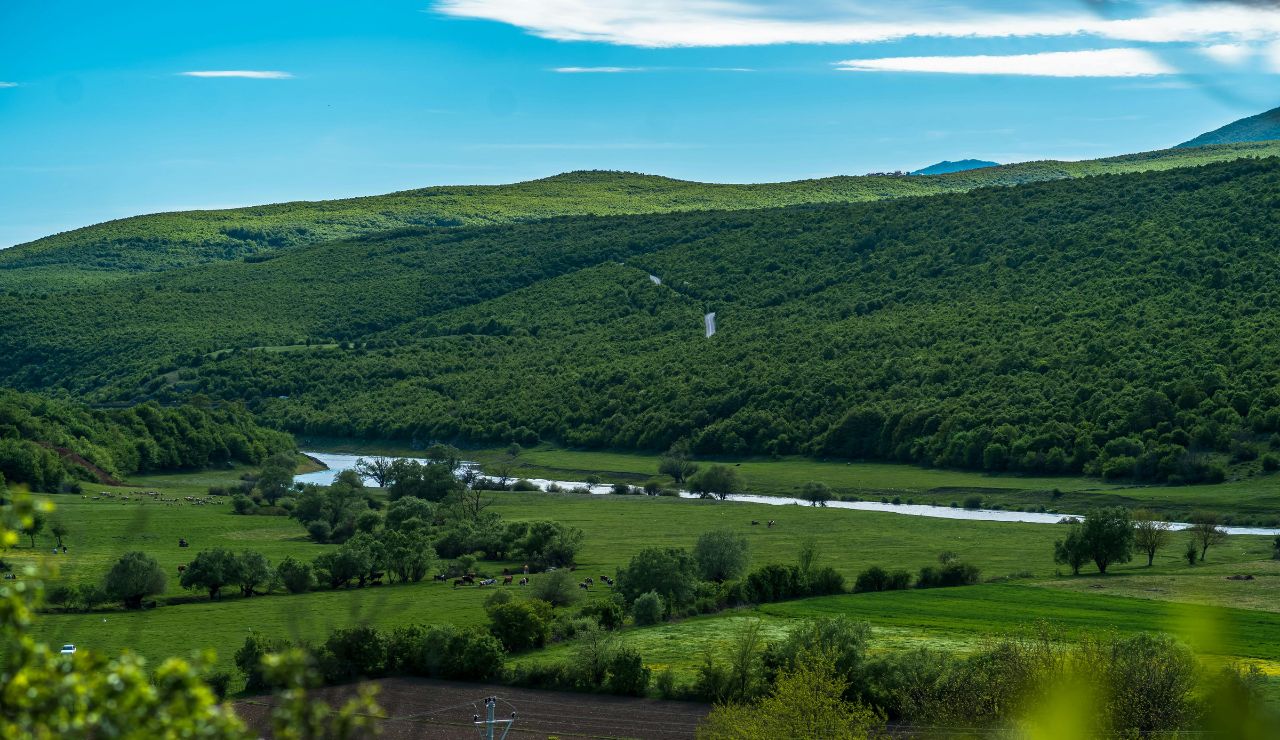 Rolling hills and river view in the Hudson Valley