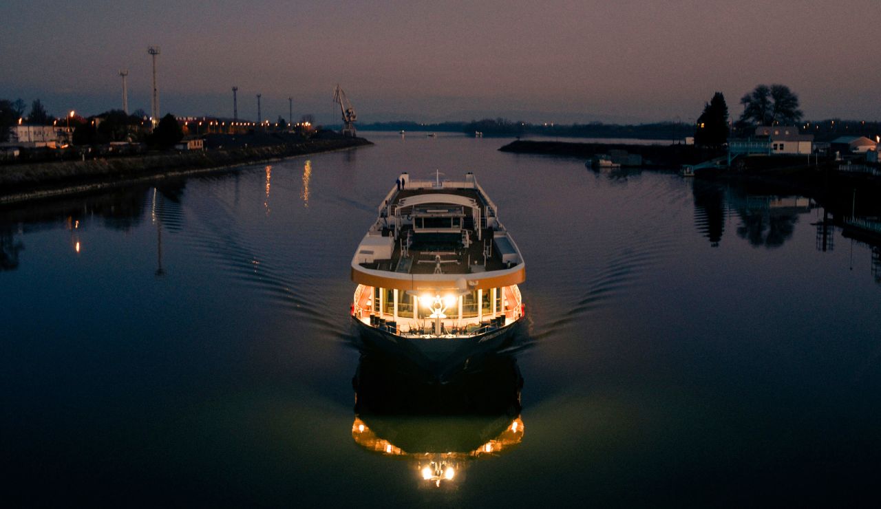 a houseboat on Lake Powell.”

