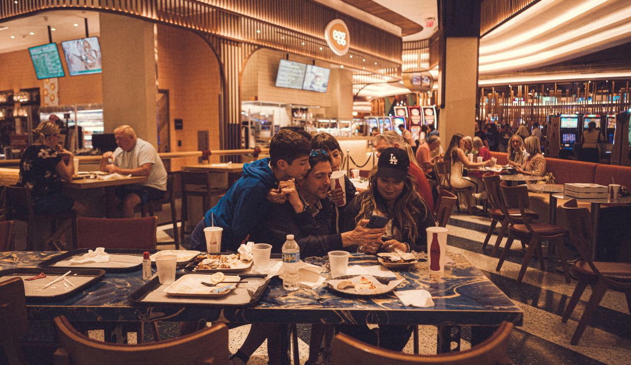 People enjoying a cozy laneway café in Melbourne’s city center