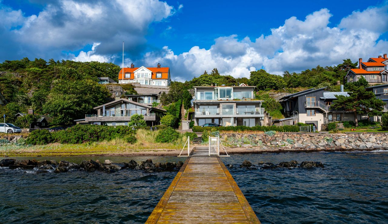 Beachfront homes in Mexico near the ocean