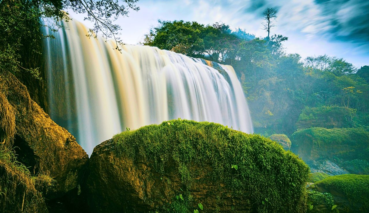 Fin del Mundo waterfall pouring through the rainforest in Mocoa, Colombia.