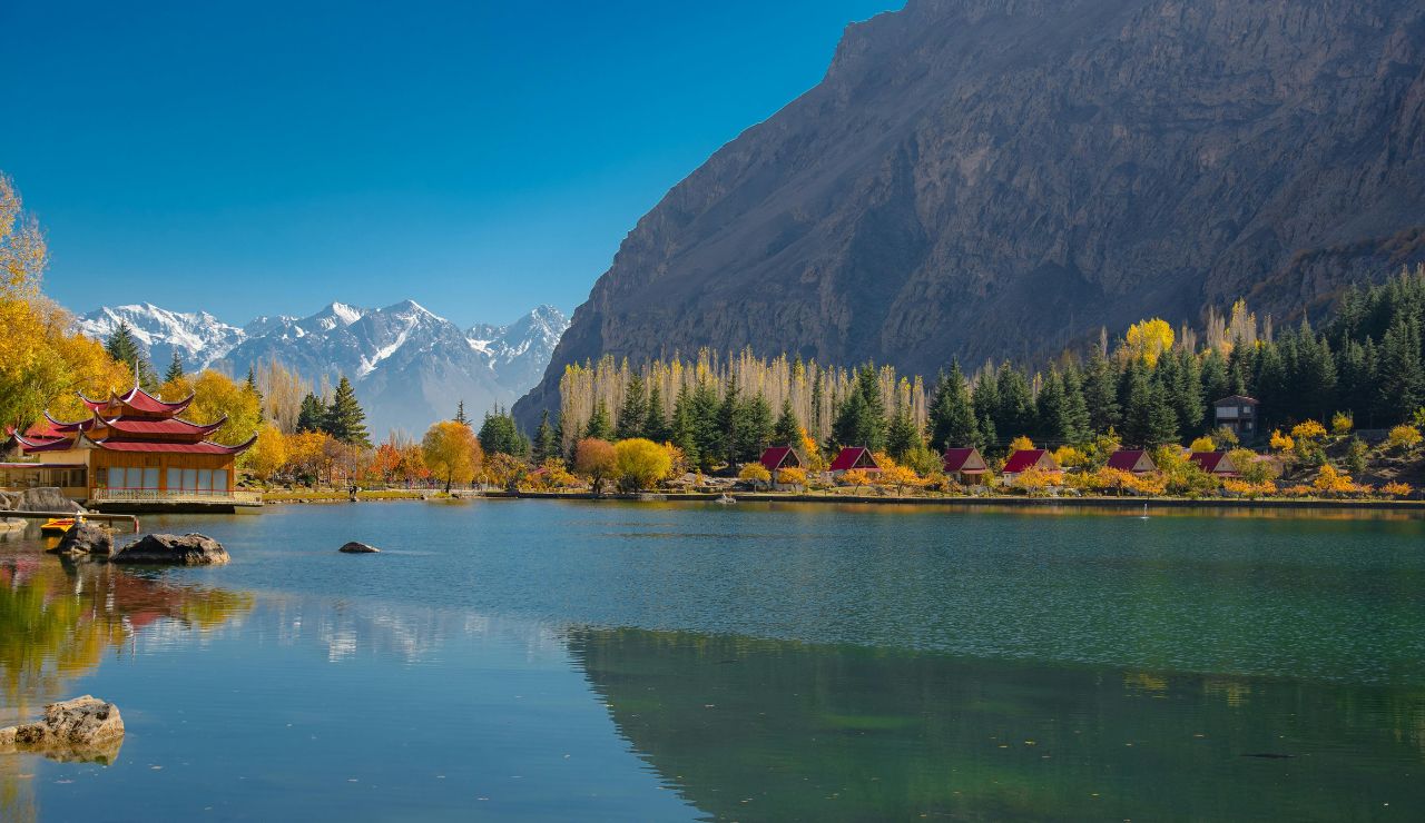 Traditional guesthouse in Passu village with mountain view