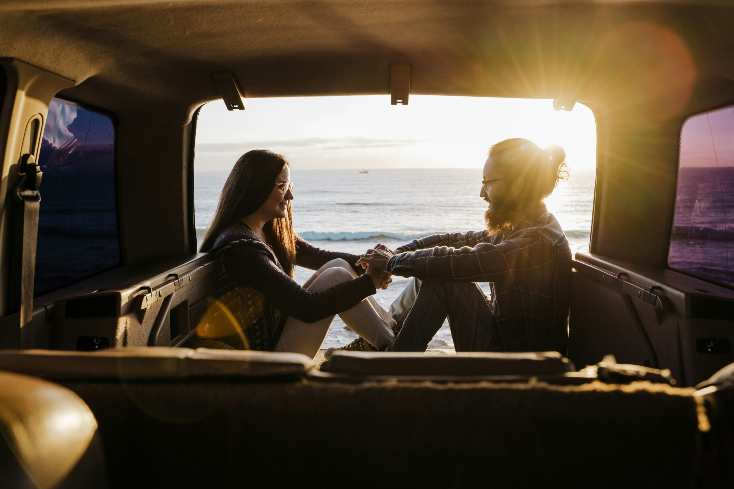 Vacation Conversation Games That Bring Couples Closer Without Getting Boring