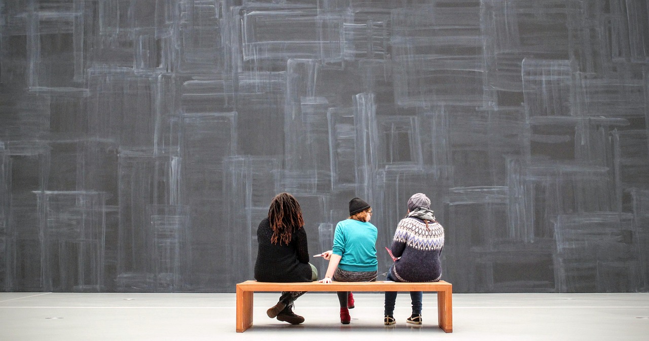 Women in a museum