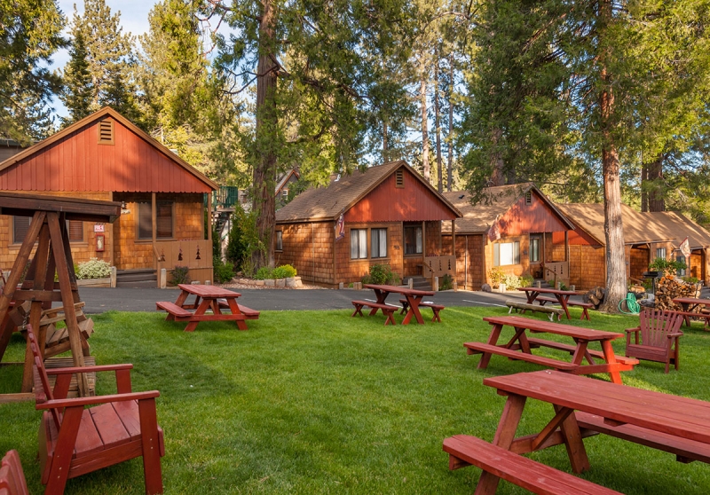Rental cabins at the Cedar Glen Lodge, a great spot for a Lake Tahoe romantic hotel.