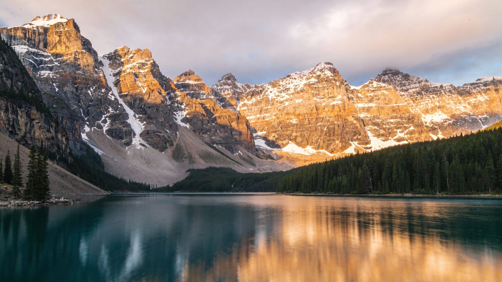 A photo of the Banff National Park, Canada.