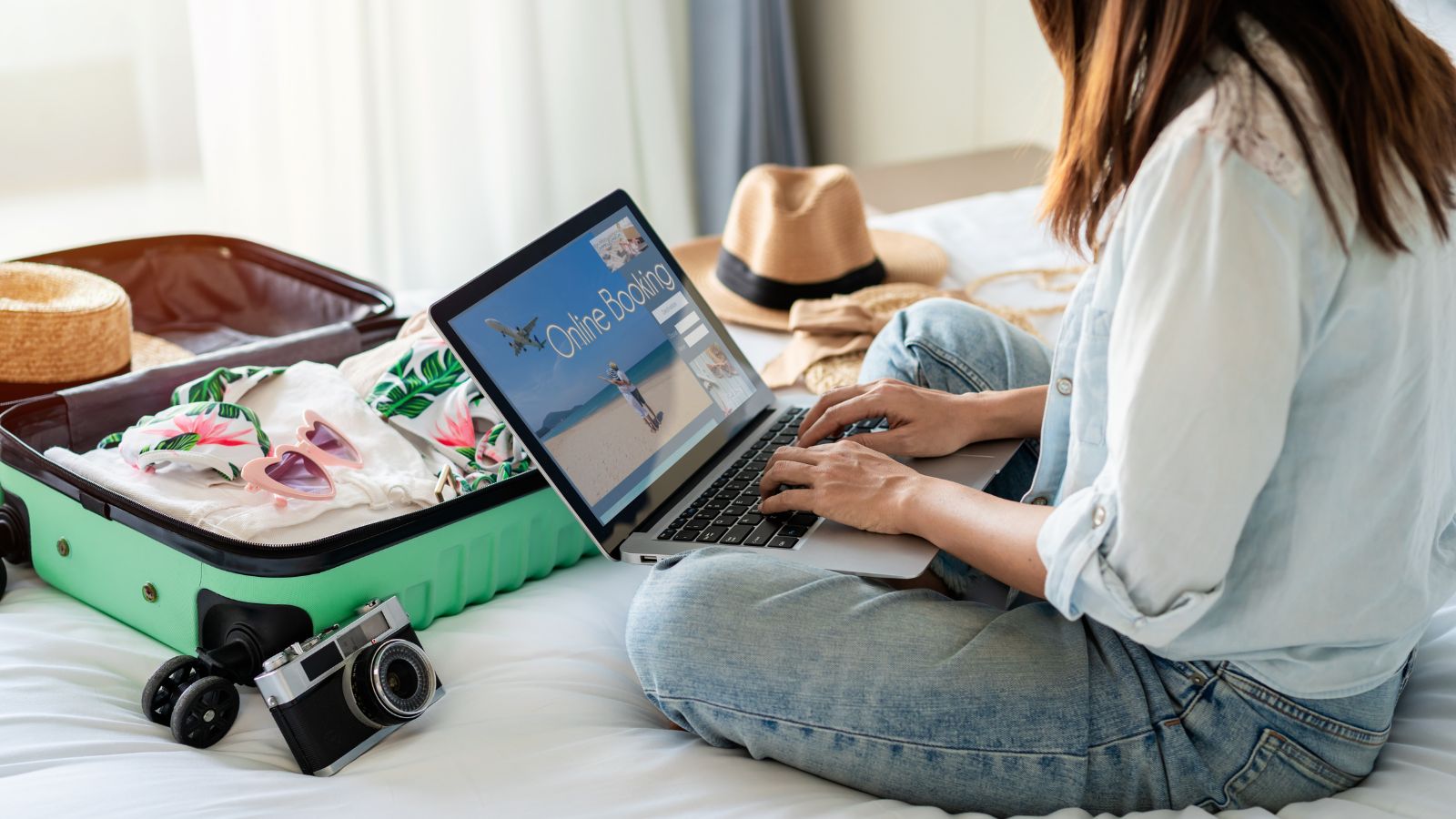 A photo that shows Shows searching flexible dates and comparing options.
