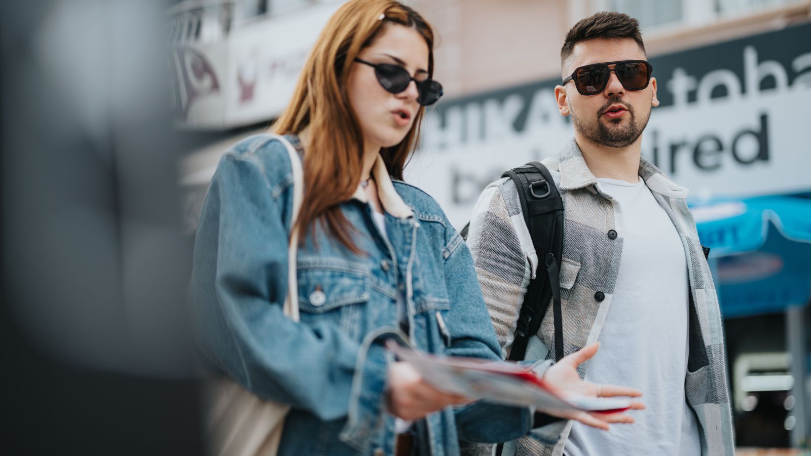 A photo that shows couple arguing sightseeing fatigue.