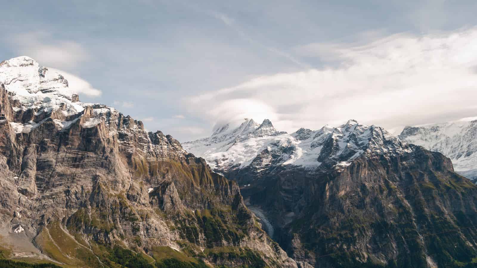 An image of the highest mountains of the Alps.